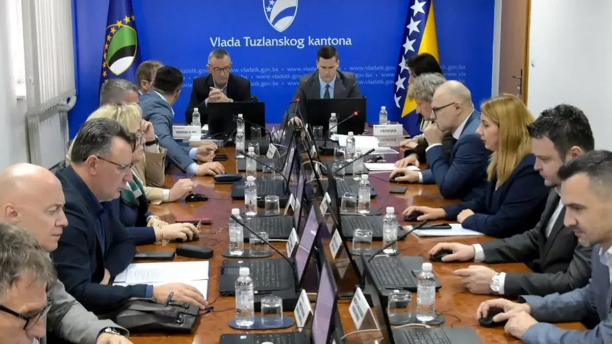 Razlog je postojanje osnova sumnje da je Halilović počinio krivično djelo trgovine ljudima iz člana 210a Krivičnog zakona Federacije BiH