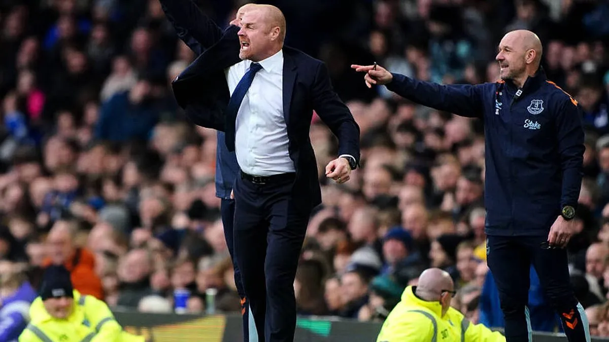 Nakon kratkog mandata Postecogloua,Forrest s novim trenerom nastavlja sezonu