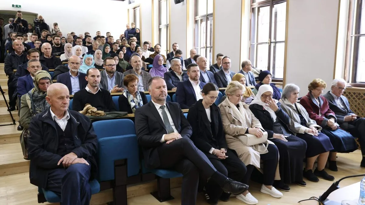 U amfiteatru Fakulteta islamskih nauka u Sarajevu danas je održan skup sjećanja uz učenje hatme povodom preseljenja na ahiret profesora dr. Jusufa Ramića.