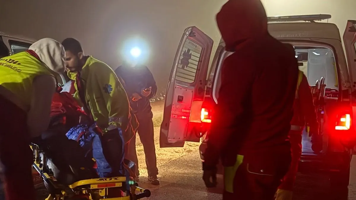 Uprkos nepristupačnom terenu, spasioci su uspjeli doći do čovjeka, pružiti mu prvu medicinsku pomoć