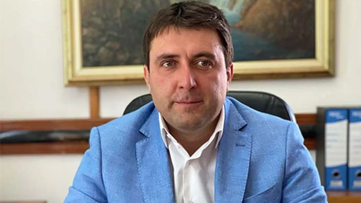 Mještani Knežine, u kojoj se Halid Bešlić rodio, predložili su da spomenik bude izgrađen na izvoru Knežak