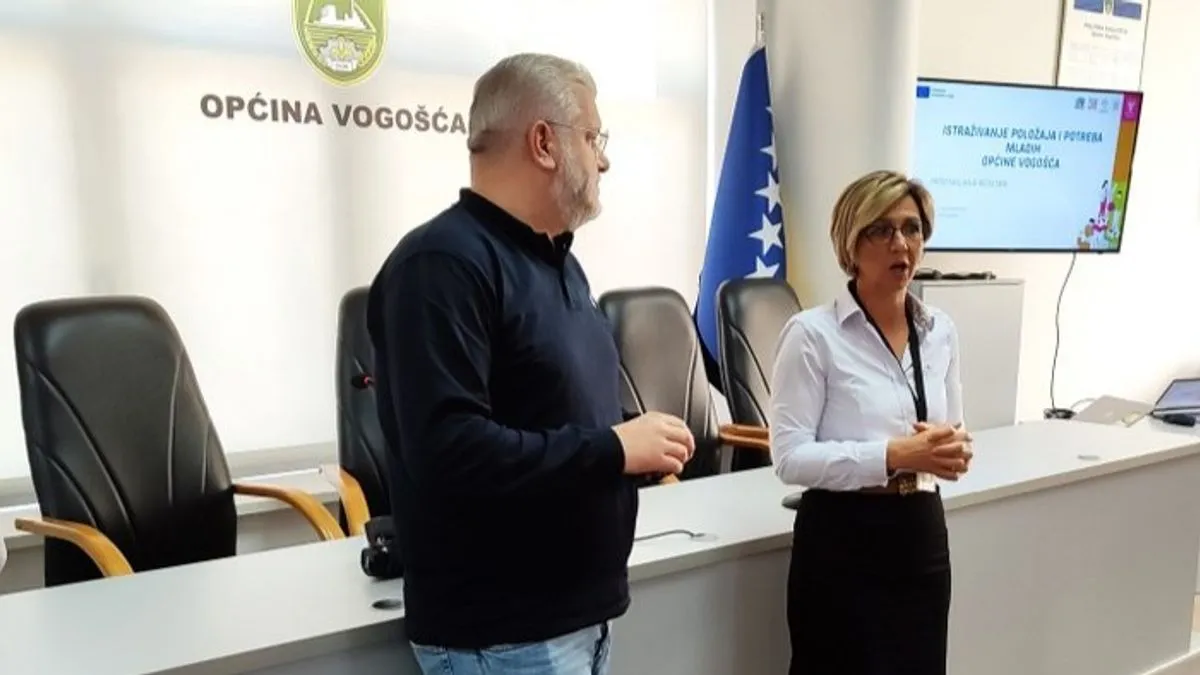 Na sastanku je predstavljena Analiza o položaju i potrebama mladih općine Vogošća. 