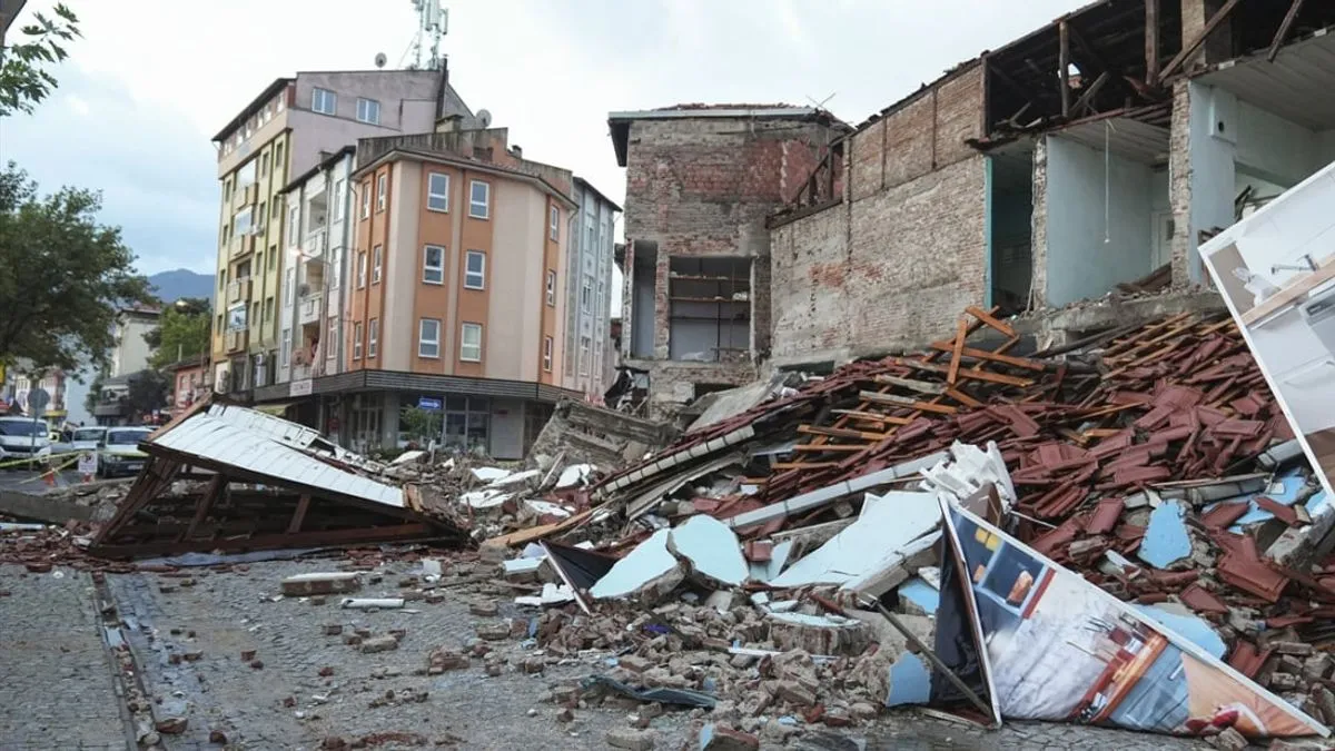 Turski predsjednik Recep Tayyip Erdogan poželio je brzo ozdravljenje građanima pogođenim zemljotresom. 