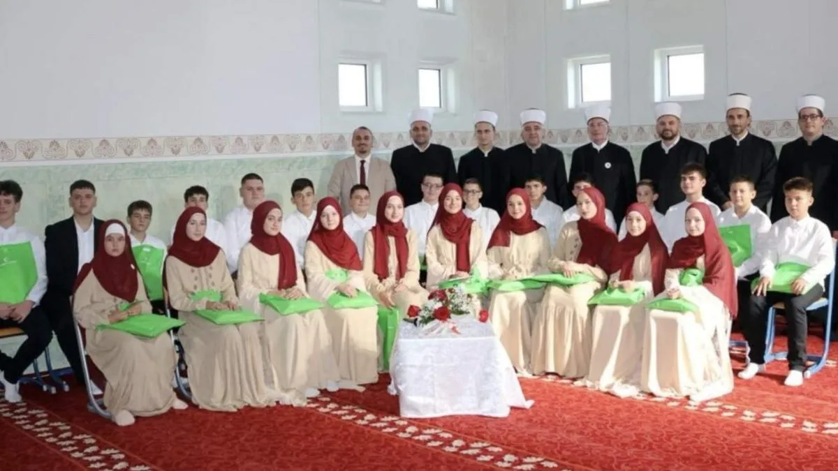 Jučer je Janji održana hatmenska svečanost za 26 polaznika mektepske pouke.