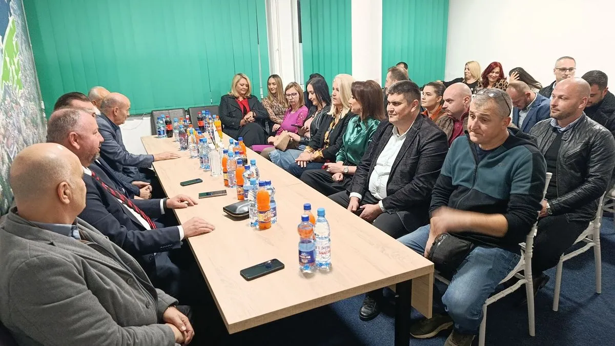 Više od 50 novih članova NES-a Gradske organizacije Zenica