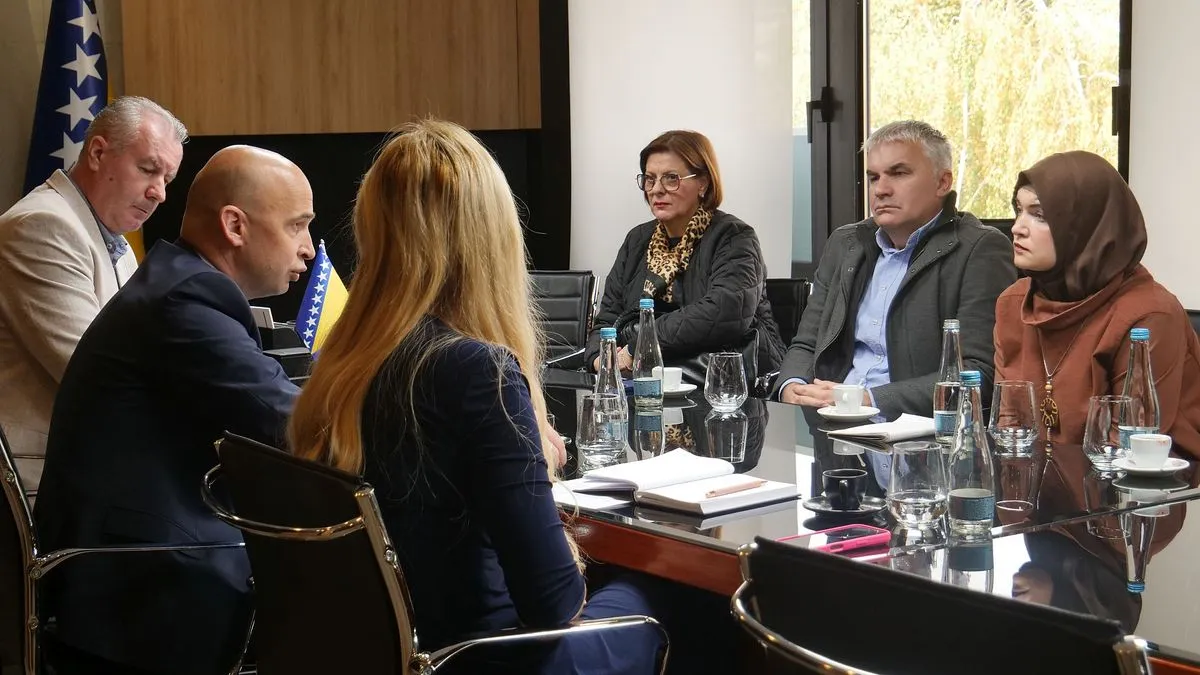 Vlada Zeničko-dobojskog kantona ispunjava sve svoje obaveze prema Zavodu, uključujući i nabavku medicinske opreme kao vid podrške njegovom radu, kazao Pivić