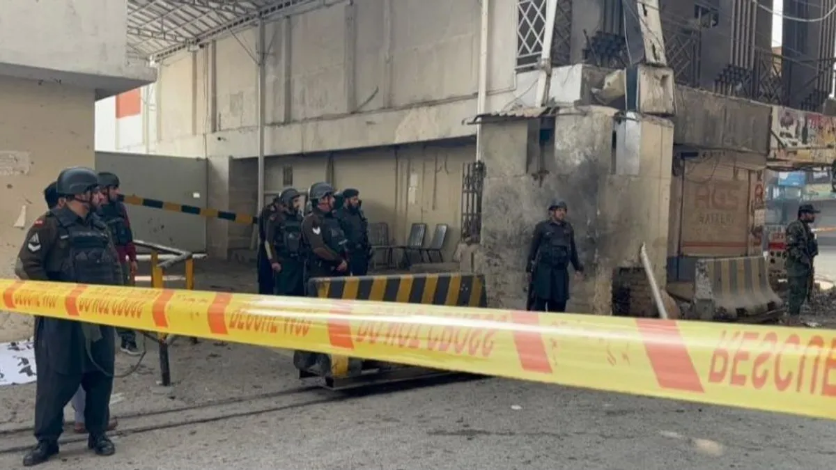 Prema riječima jednog zvaničnika, među povrijeđenima je pet pripadnika sigurnosnih snaga i sedam civila