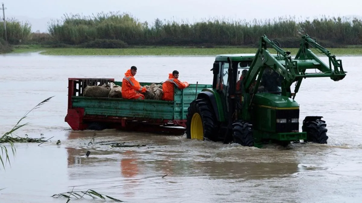 Stravične scene: Poplave nose sve pred sobom, najmanje jedna osoba poginula