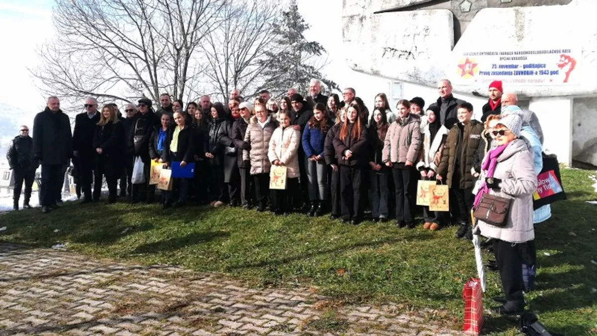 Obilježavanju su pristvovale delegacije Općine Vogošća, predstavnika Udruženja antifašista...