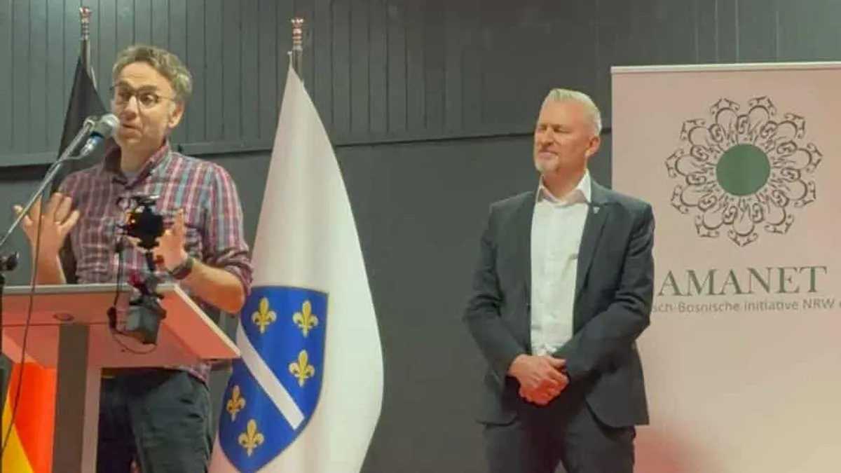 Naši najmlađi, Selma Mehovic i Ahmed Karkić, recitirali su stihove o Bosni i Sandžaku i podsjetili nas koliko je važno da ljubav prema domovini počinje još u djetinjstvu