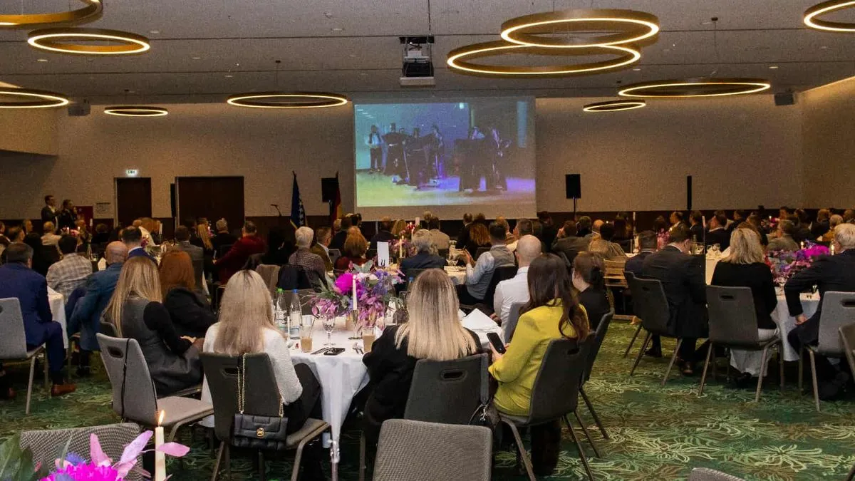 Emisija 'U tuđoj avliji' danas je mnogo više od televizijskog serijala – to je globalna zajednica ljudi povezanih ljubavlju prema domovini i uspjehom širom svijeta