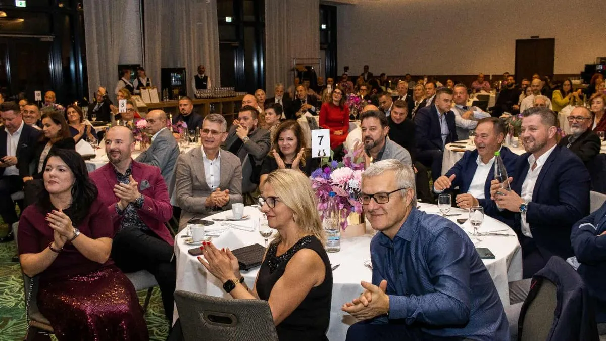 Emisija 'U tuđoj avliji' danas je mnogo više od televizijskog serijala – to je globalna zajednica ljudi povezanih ljubavlju prema domovini i uspjehom širom svijeta