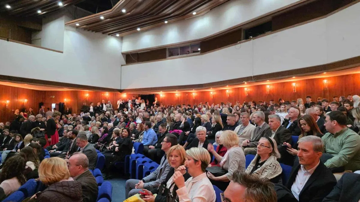 Dr. Pojskić povodom 80 godina Prve gimnazije u Zenici: Temelj znanja, kulture i intelektualni stub