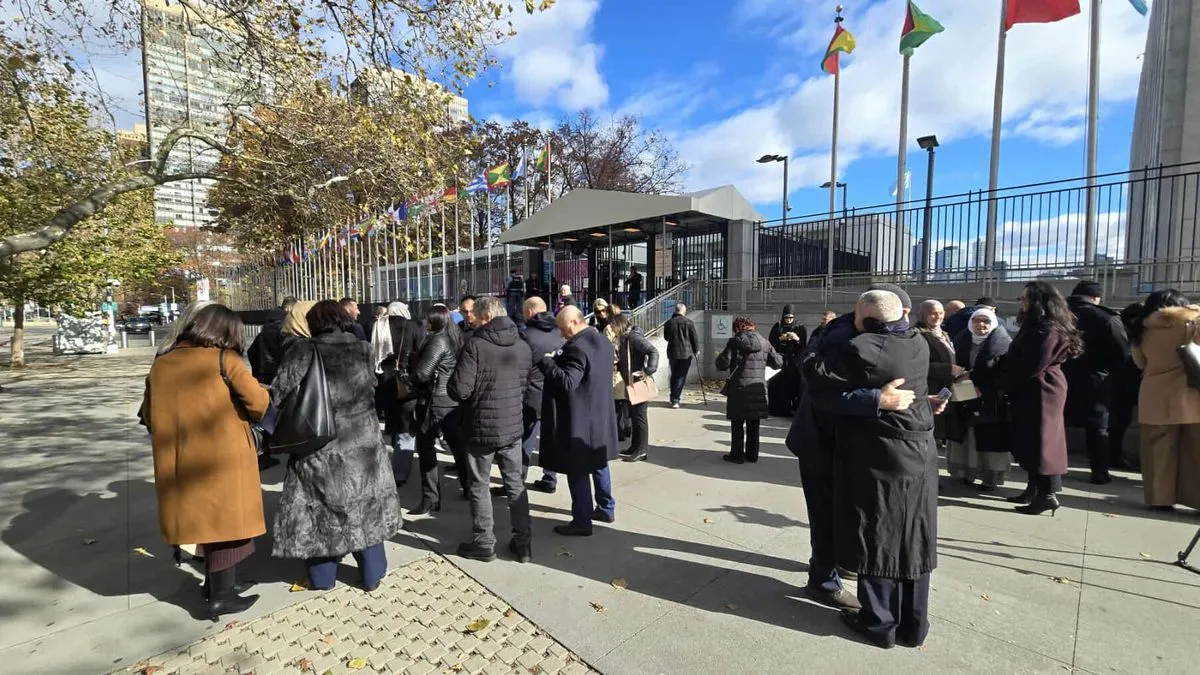 Ovaj spomenik, čiji je autor svjetski poznati umjetnik Adin Hebib, ostat će kao trajno sjećanje generacijama koje dolaze kako se ne bi zaboravila zvjerstva Vojske RS-a.