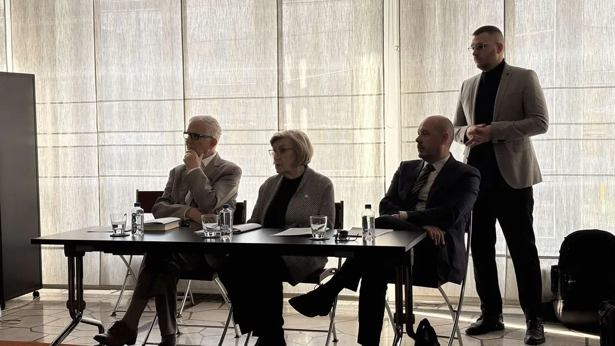 Akademija nauka i umjetnosti Bosne i Hercegovine (ANUBiH), dosljedna svojoj naučnoj i društvenoj misiji, već tri decenije posvećeno proučava Dejtonski mirovni sporazum 