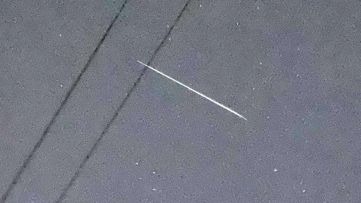 Kako su nam javili čitatelji, riječ je o svjetlećim objekatima koji su se jako brzo kretali