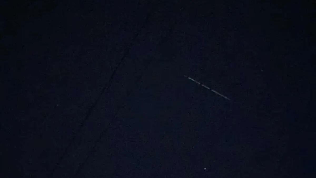 Kako su nam javili čitatelji, riječ je o svjetlećim objekatima koji su se jako brzo kretali