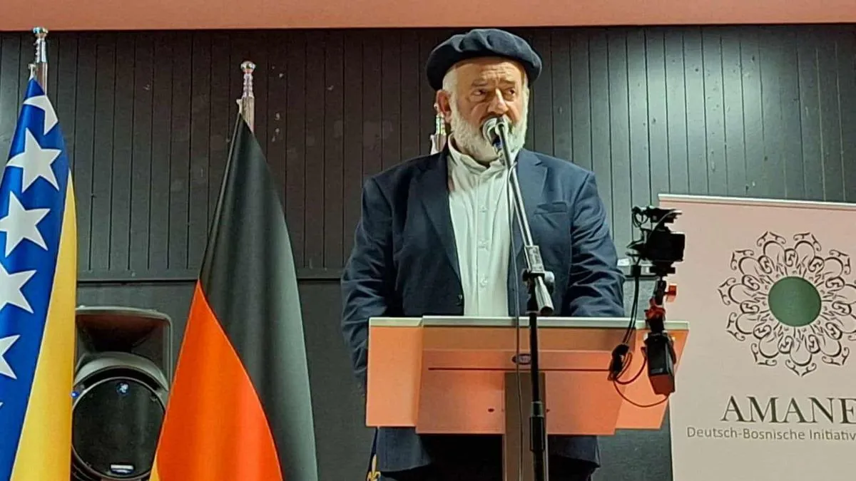 Naši najmlađi, Selma Mehovic i Ahmed Karkić, recitirali su stihove o Bosni i Sandžaku i podsjetili nas koliko je važno da ljubav prema domovini počinje još u djetinjstvu