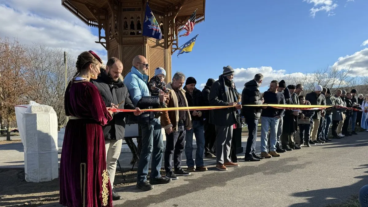 Kongresmen John W. Mannion: Bošnjačka zajednica Utice ostavlja trajni trag - otvoren Sebilj