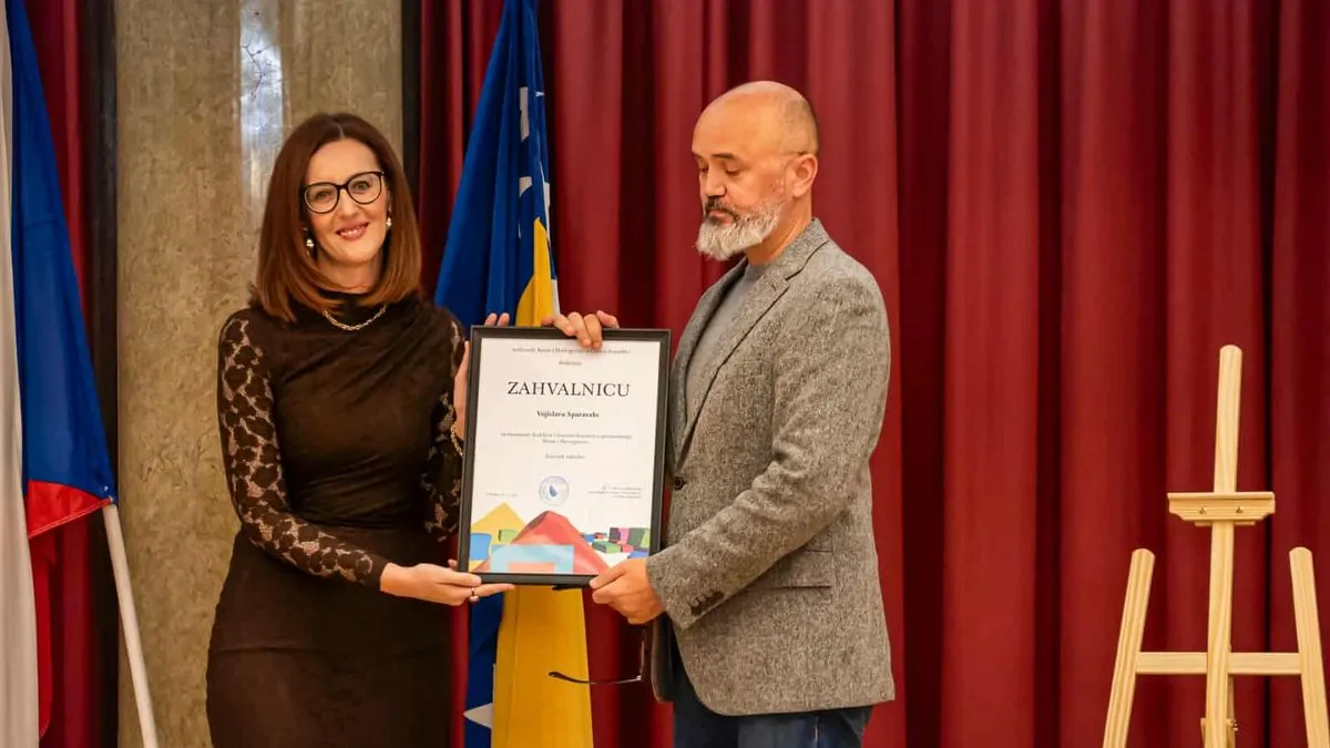 Uoči intoniranja himni BiH i Češke Republike, zastave su u dvoranu unijeli veterani i generali češke Armade