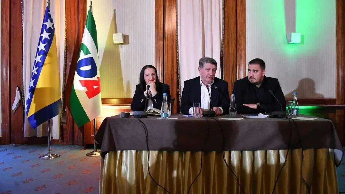 Prisutne su kao domaćini prigodnim obraćanjem pozdravili  predsjednik OO SDA Stari Grad Dženan Selimbegović i predsjednik KO SDA Sarajevo Faruk Kapidžić. 