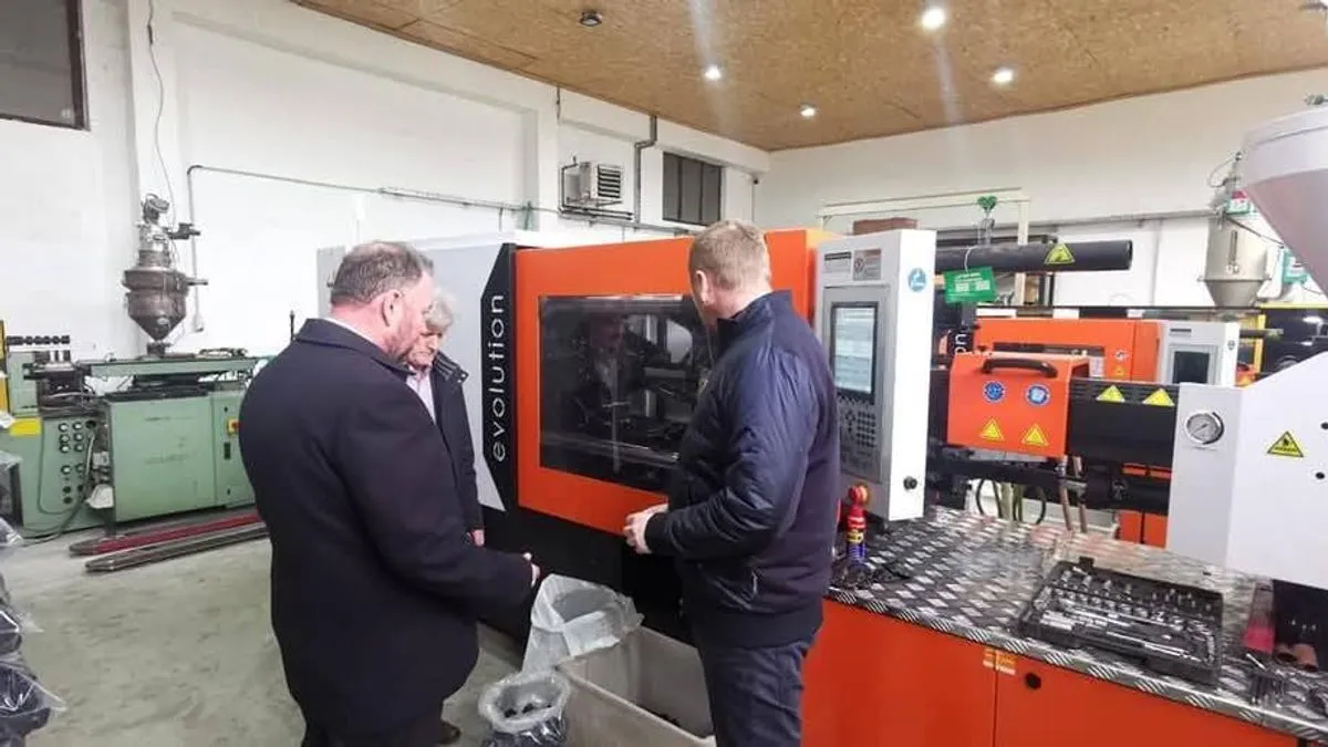 Naglašava da je izvoz ZDK povećan je za 8,3%, a uvoz mnogo sporije, što je dovelo do historijskog poboljšanja trgovinskog bilansa