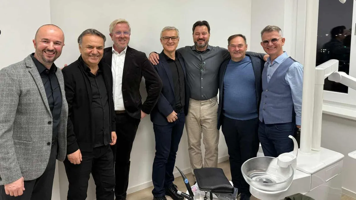 Ceremoniju otvaranja uveličala su brojna poznata imena, prijatelji i članovi velike porodice „U tuđoj avliji“