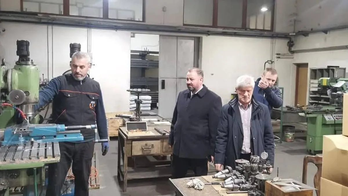 Naglašava da je izvoz ZDK povećan je za 8,3%, a uvoz mnogo sporije, što je dovelo do historijskog poboljšanja trgovinskog bilansa