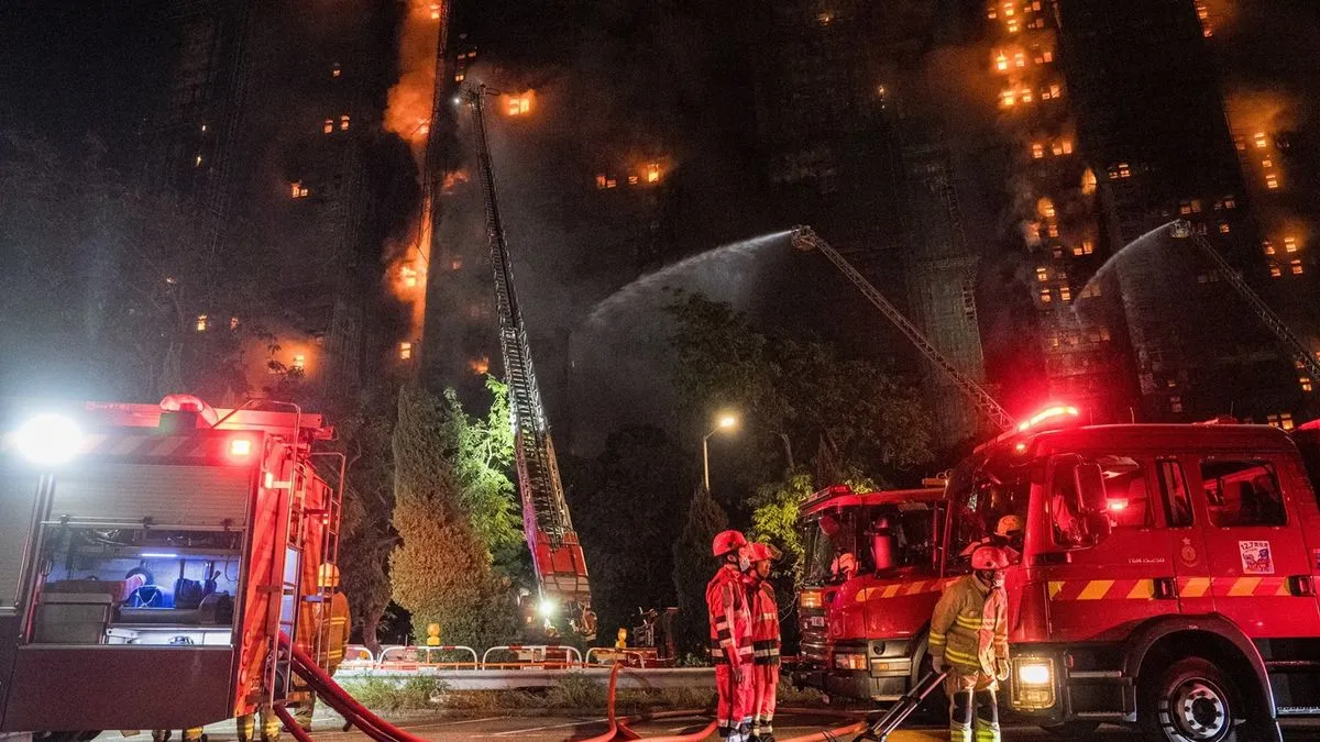 Prema posljednjim informacijama, život su izgubile najmanje 44 osobe, dok se za 279 još uvijek traga, čime je ovo postao najsmrtonosniji požar u gradu u više od šest desetljeća