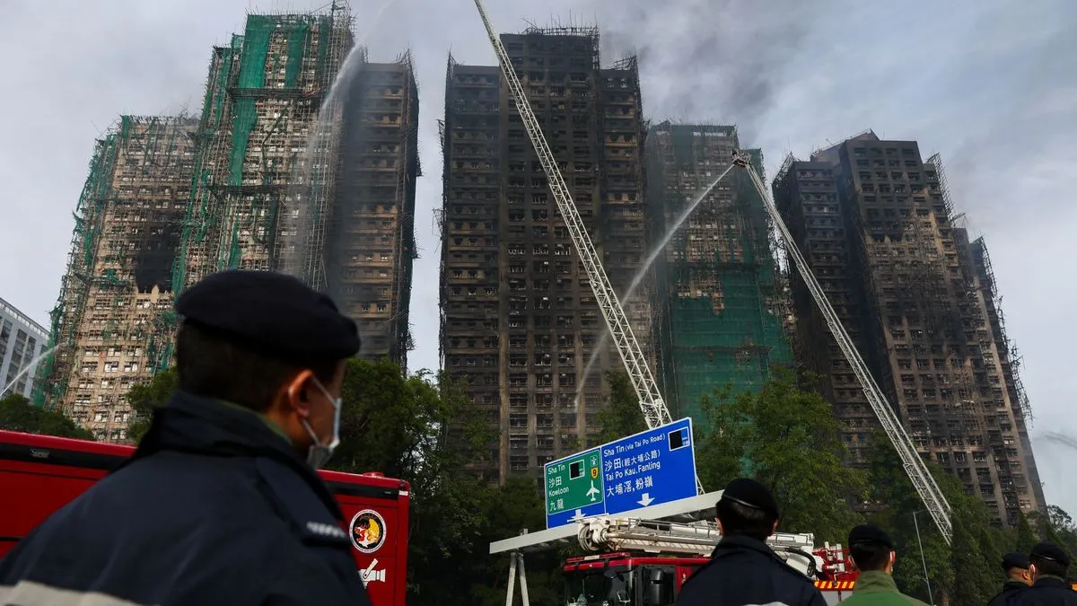 Vlada Hong Konga pokrenula je krivičnu istragu, a Nezavisna komisija protiv korupcije (ICAC) uhapsila je dva direktora...