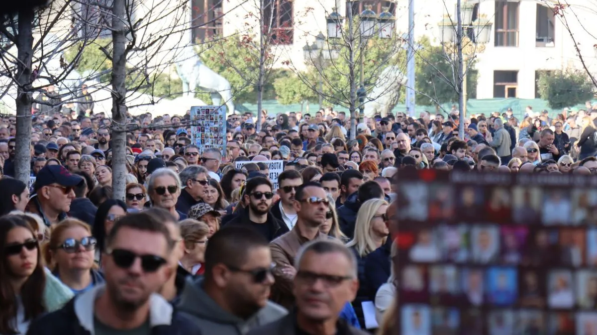 Ispred parlamenta obratila se Natalija Gjorgjievska, supruga stradalog Andreja iz muzičkog sastava DNK