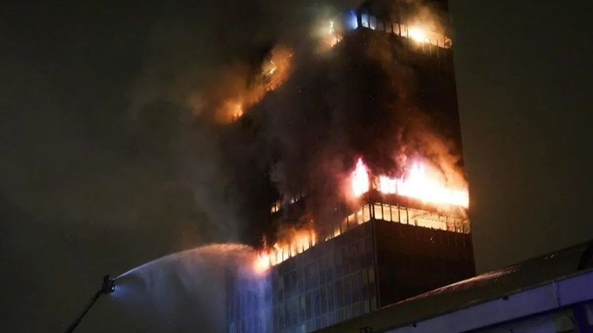 Dramatični snimci: Razbuktali požar guta neboder u Zagrebu