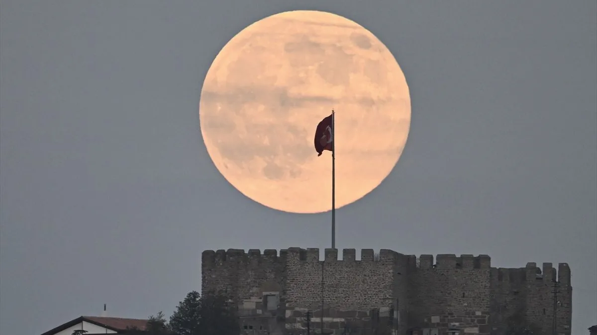 Pogledajte magiju svjetlosti: Ovako je izgledao Supermjesec širom svijeta