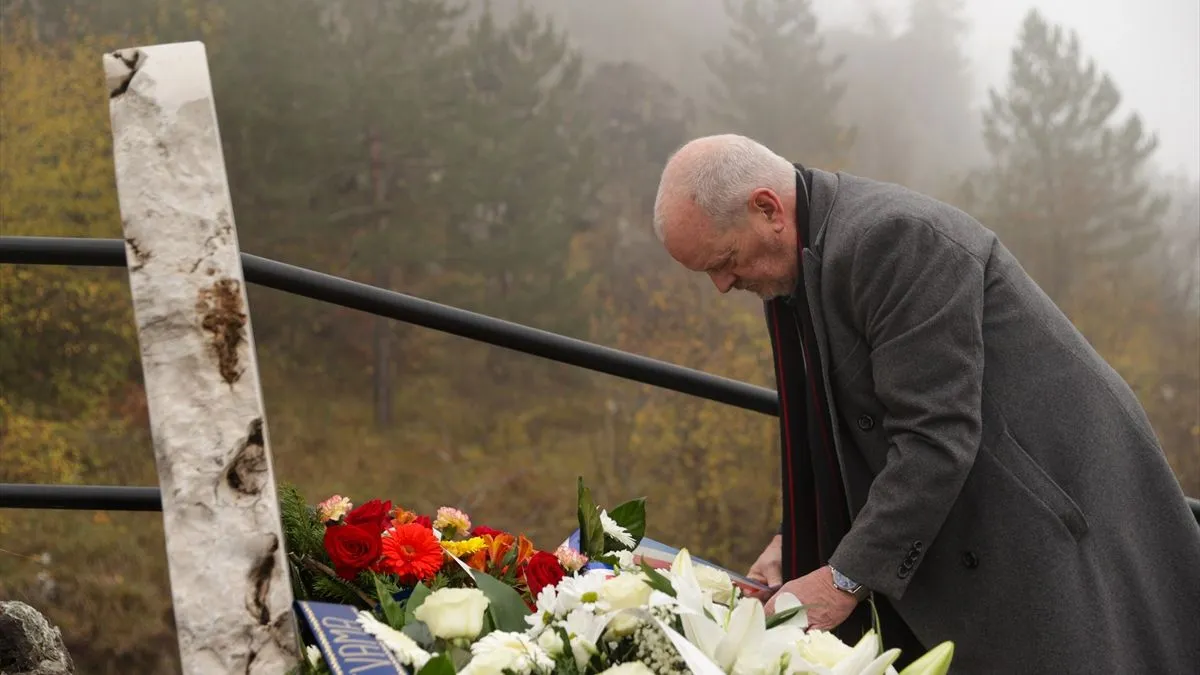 Delegacije položile cvijeće na Kazanima iznad Sarajeva, odata počast nevino ubijenim sugrađanima