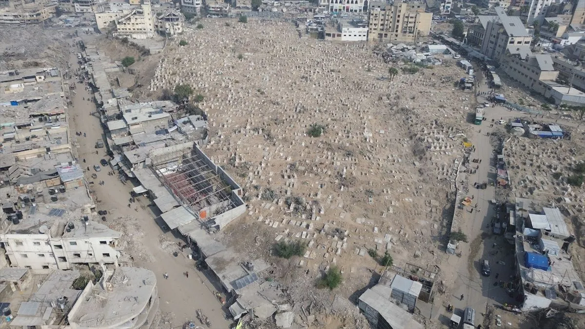 Generacijama je ovo mjesto simboliziralo sjećanje i kontinuitet, danas stanovnici kažu da služi kao oštar podsjetnik na gubitak i razaranje.