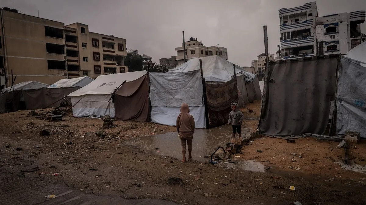 Šatori raseljenih civila poplavljeni u Khan Younisu nakon obilnih kiša na jugu Pojasa Gaze 