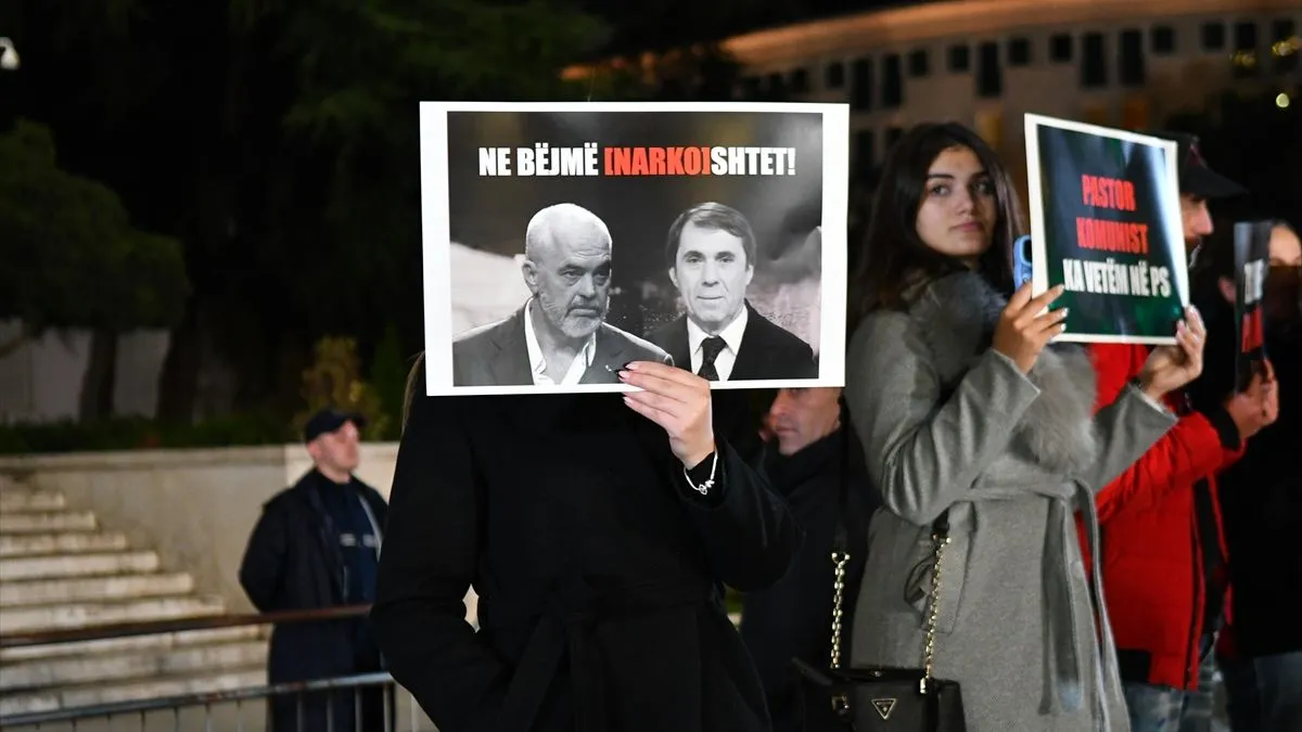 Berisha je optužio je zvaničnike za zloupotrebu javnih sredstava i nedostatak moralne odgovornosti.