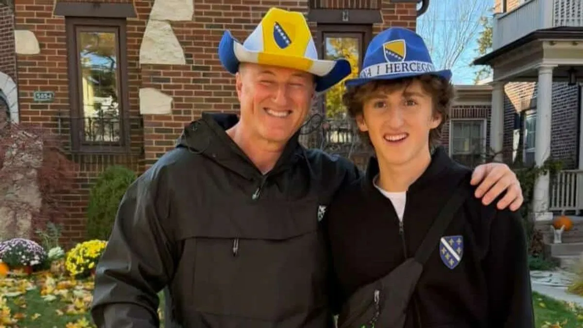 Mi nikada ne zaboravljamo naše poginule one koji su dali živote da mi danas možemo stajati pod našom zastavom, pjevati našu himnu i pratiti našu reprezentaciju