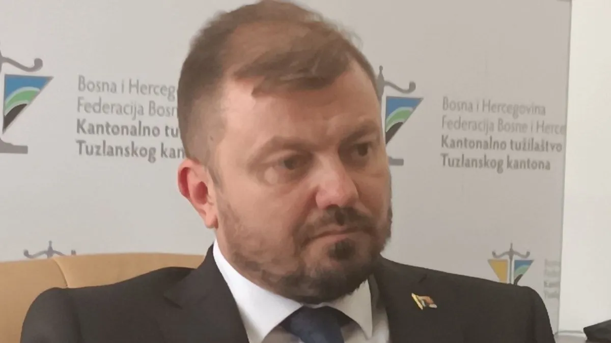 Istakao je da je istraga počela u avgustu i da je u protekla tri mjeseca provedena vrlo uspješno, bez curenja informacija, što potvrđuje i nedavna akcija policije.