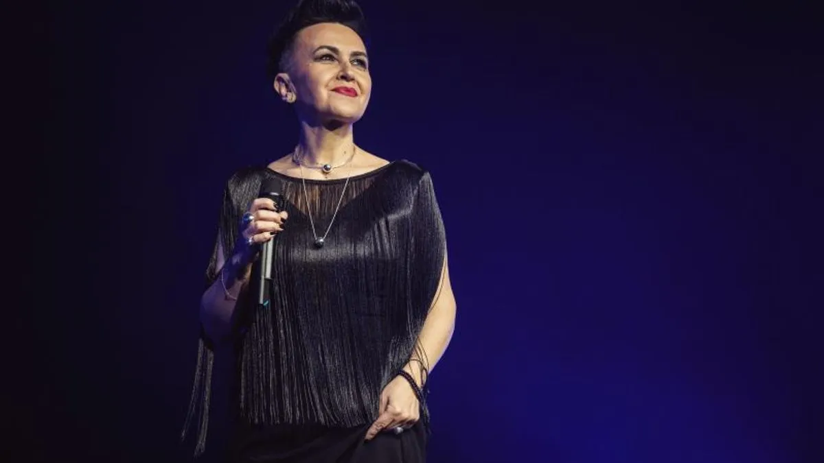 Medunjanin je promovisala aktuelni album sa autorskim pjesmama, 'Homeland'