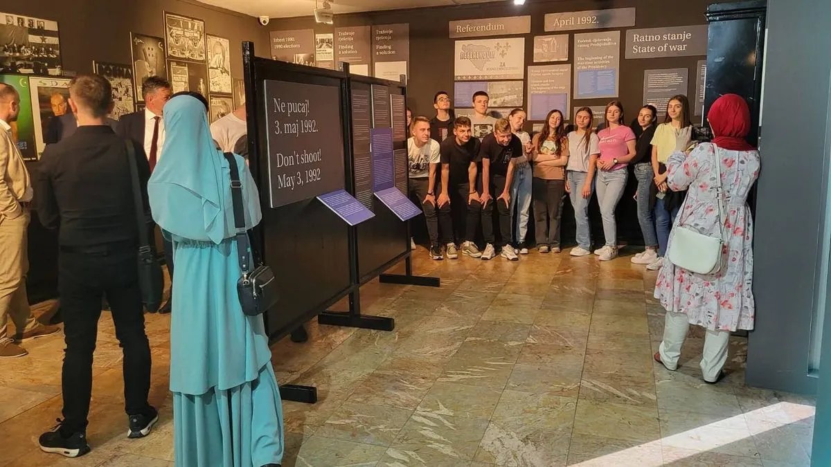 'Podsjetimo se vrijednosti ZAVNOBiH-a i nastojmo ih živjeti u svakodnevici kroz međusobno poštovanje, solidarnost i odgovornu brigu za zajedničko dobro.'