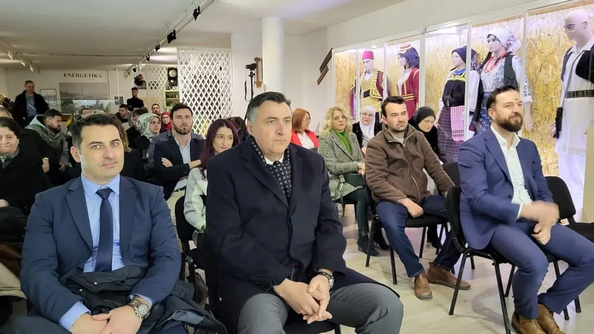 'Podsjetimo se vrijednosti ZAVNOBiH-a i nastojmo ih živjeti u svakodnevici kroz međusobno poštovanje, solidarnost i odgovornu brigu za zajedničko dobro.'