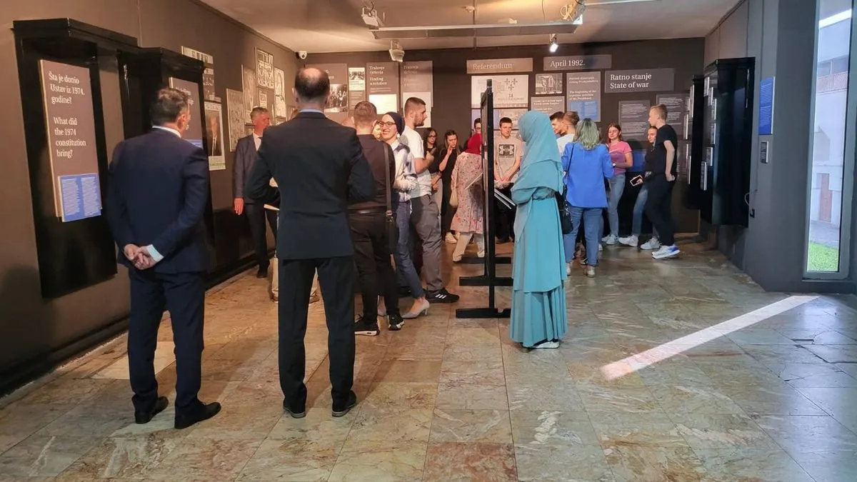 'Podsjetimo se vrijednosti ZAVNOBiH-a i nastojmo ih živjeti u svakodnevici kroz međusobno poštovanje, solidarnost i odgovornu brigu za zajedničko dobro.'