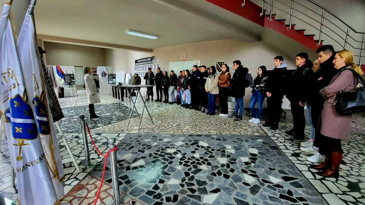 'Podsjetimo se vrijednosti ZAVNOBiH-a i nastojmo ih živjeti u svakodnevici kroz međusobno poštovanje, solidarnost i odgovornu brigu za zajedničko dobro.'