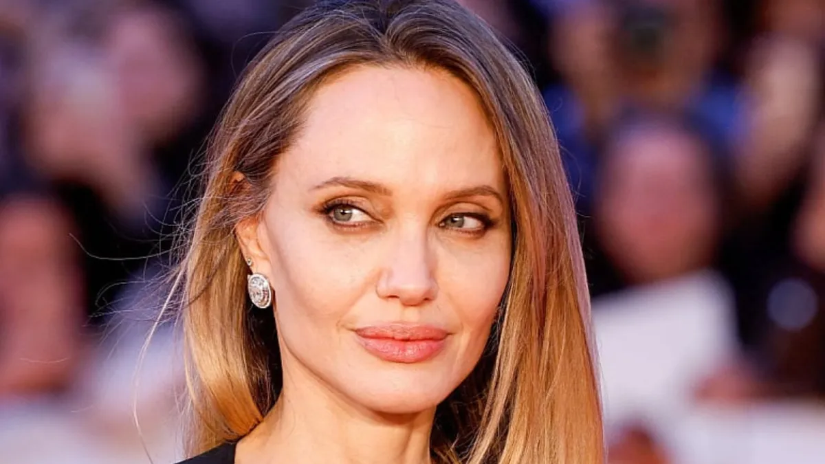 Iako bi većina filmskih producenata bila oduševljena mogućnošću saradnje s Angelinom Jolie, slavni producent Scott Rudin reagirao je potpuno suprotno.