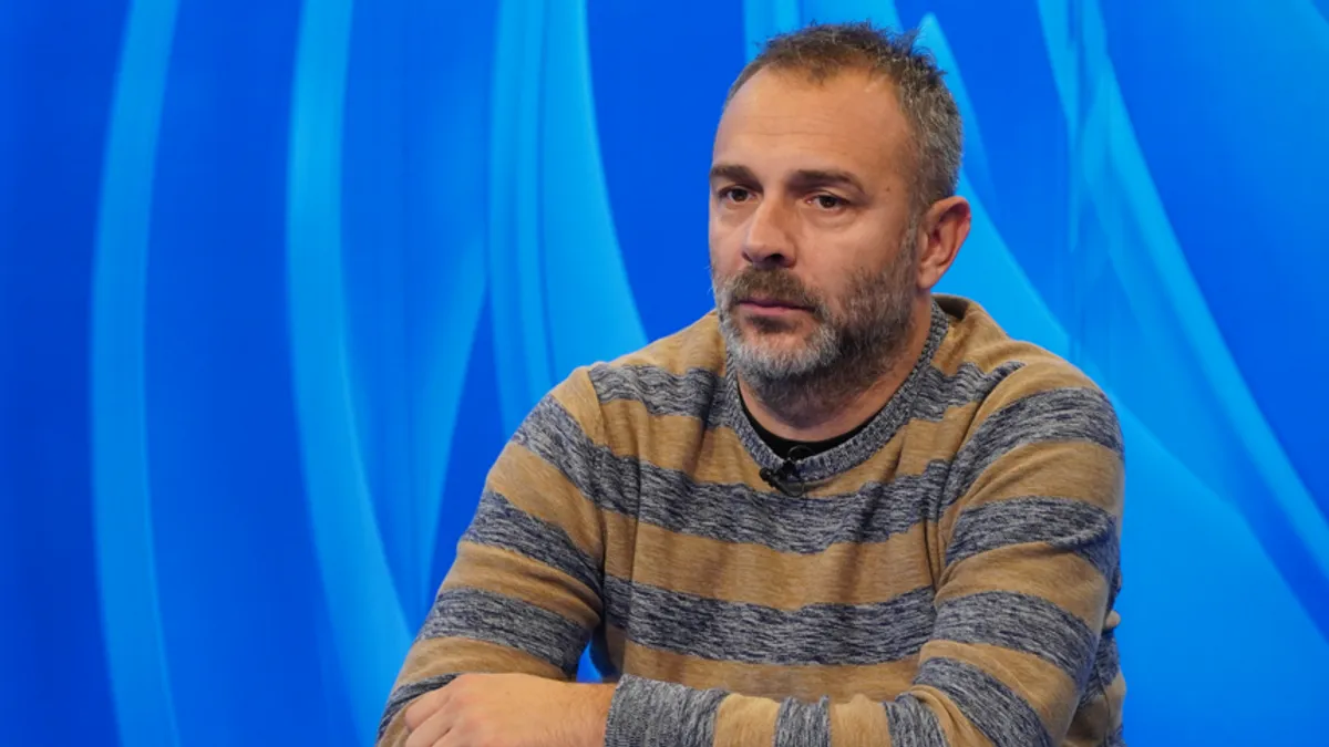 Predsjedništvo BiH je, naime, u četvrtak pozvalo hrvatskog ambasadora Ivana Sabolića na konsultacije, ali on je kazao da se, prije dolaska, mora konsultirati sa vlastima u Zagrebu.