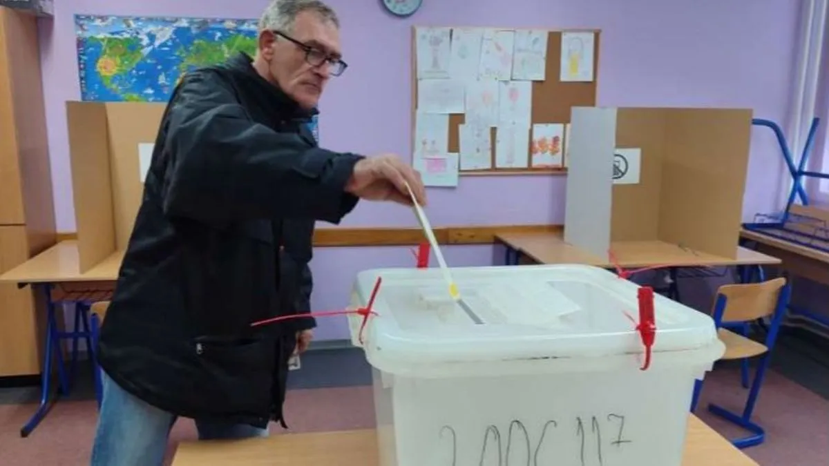 Iz Izborne komisije podsjećaju da će birališta ostati otvorena do 19.00 sati, te pozivaju građane da iskoriste svoje biračko pravo