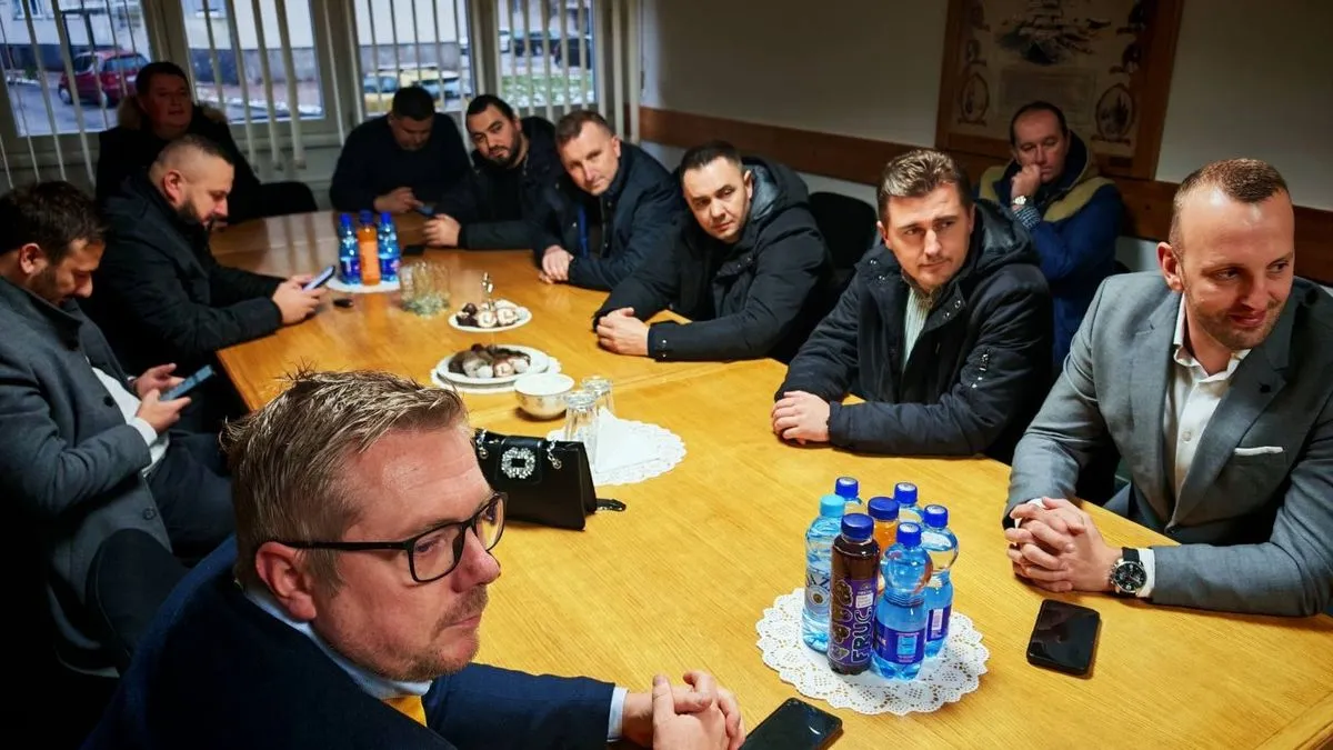 U zaključku svog obraćanja Izetbegović je naglasio važnost jedinstva, koje se podriva djelovanjem stranih centara moći i obavještajnih službi.