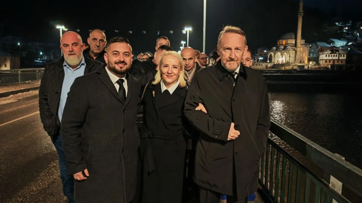 Izetbegović: Obećavamo duplo veće plate i penzije za osam do deset godina!