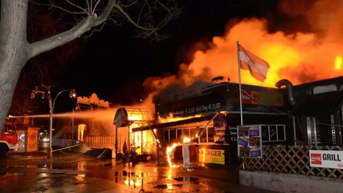 Popularni balkanski klub “Village” skoro do temelja je izgorio u požaru koji je izbio noćas, oko 1 sat poslije ponoći.